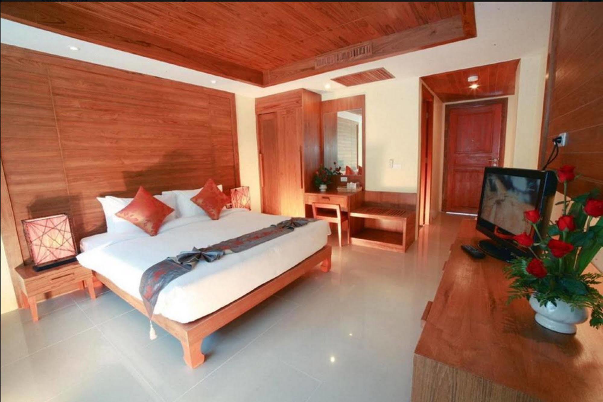 Honey Resort, Kata Beach Extérieur photo