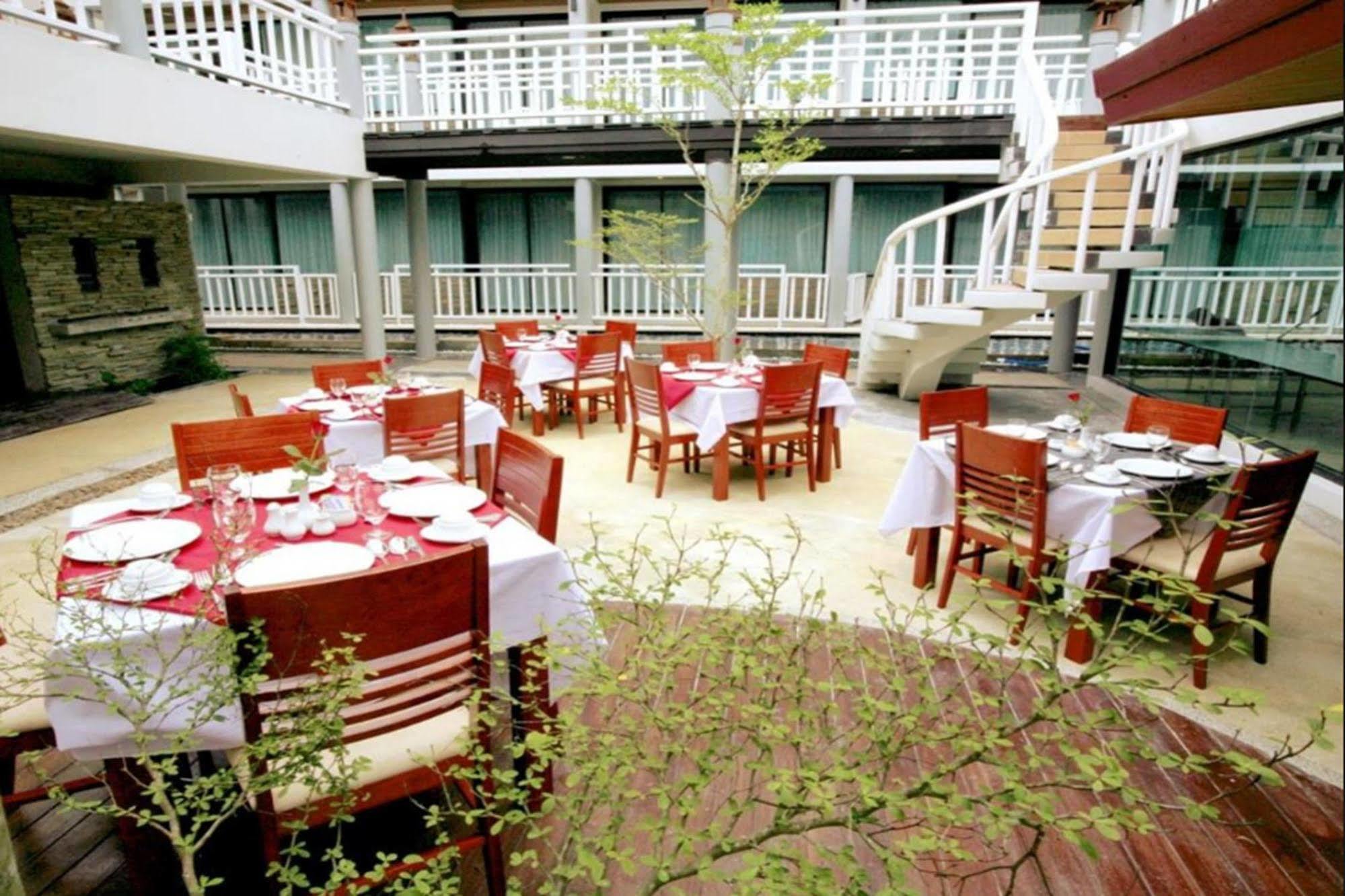 Honey Resort, Kata Beach Extérieur photo